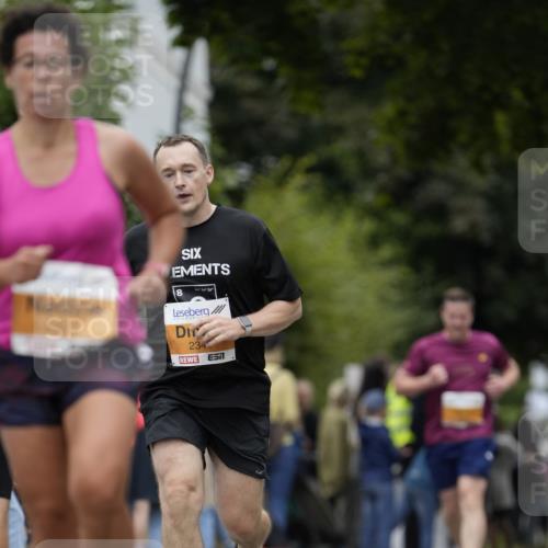 30.08.2026 - Blankeneser Heldenlauf Patografie http://msf.ph/oto/10090277 30.08.2026 12:00:45 Ziel 2020, 2181, 2323, 2349, 2856 meine-sportfotos.de