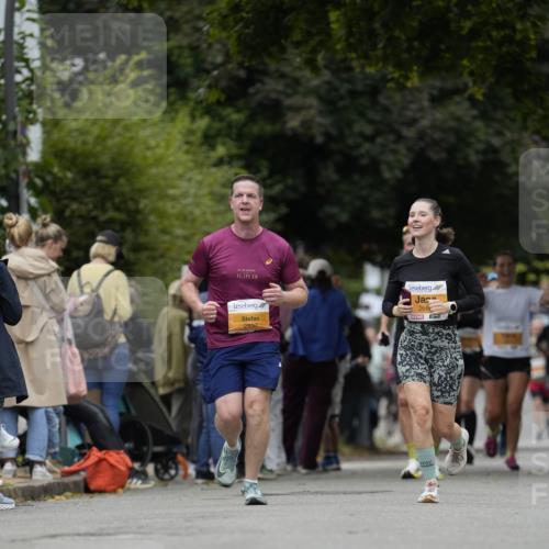 30.08.2026 - Blankeneser Heldenlauf Patografie http://msf.ph/oto/10090282 30.08.2026 12:00:47 Ziel 2020, 2323, 2349, 2856 meine-sportfotos.de