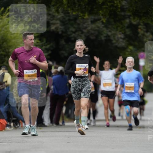 30.08.2026 - Blankeneser Heldenlauf Patografie http://msf.ph/oto/10090284 30.08.2026 12:00:49 Ziel 2020, 2323, 2349, 2856 meine-sportfotos.de