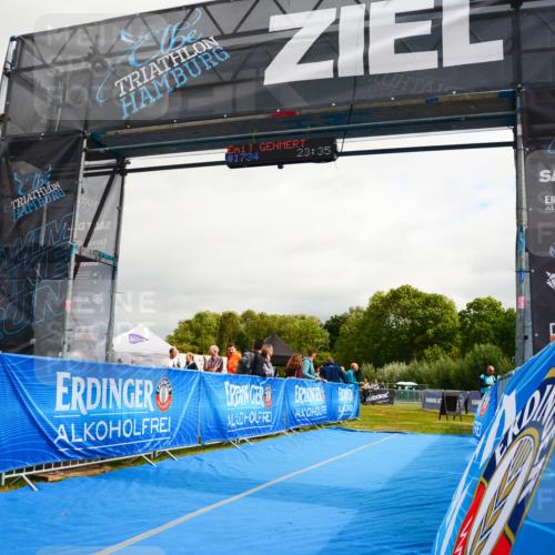 30.08.2026 - Elbe Triathlon Hamburg LAZAROV Photography http://msf.ph/oto/10090303 30.08.2026 12:48:48 Ziel  meine-sportfotos.de