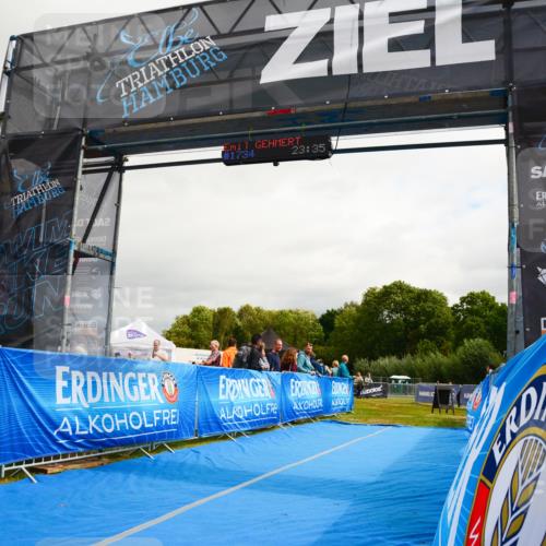 30.08.2026 - Elbe Triathlon Hamburg LAZAROV Photography http://msf.ph/oto/10090313 30.08.2026 12:48:53 Ziel  meine-sportfotos.de