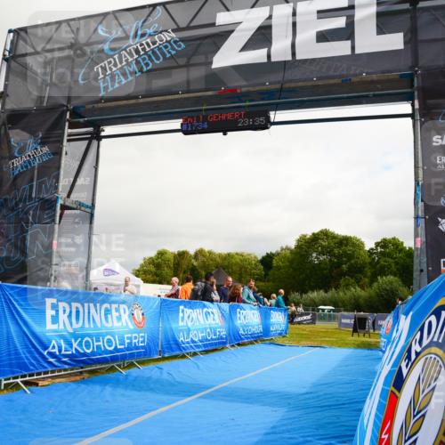 30.08.2026 - Elbe Triathlon Hamburg LAZAROV Photography http://msf.ph/oto/10090315 30.08.2026 12:48:53 Ziel  meine-sportfotos.de
