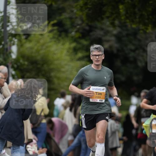 30.08.2026 - Blankeneser Heldenlauf Patografie http://msf.ph/oto/10090320 30.08.2026 12:01:06 Ziel 2145, 2146, 2286, 2765, 2830, 2917 meine-sportfotos.de