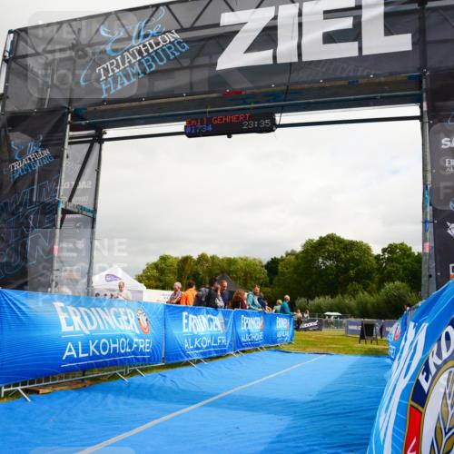 30.08.2026 - Elbe Triathlon Hamburg LAZAROV Photography http://msf.ph/oto/10090329 30.08.2026 12:48:54 Ziel  meine-sportfotos.de