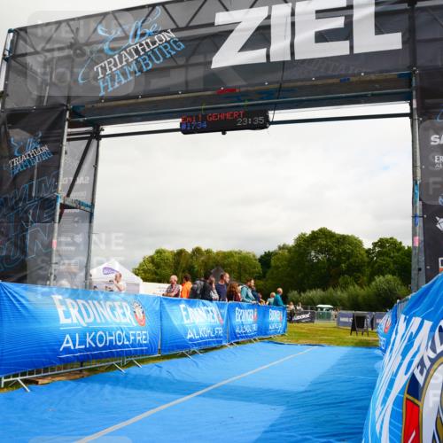 30.08.2026 - Elbe Triathlon Hamburg LAZAROV Photography http://msf.ph/oto/10090336 30.08.2026 12:48:55 Ziel  meine-sportfotos.de