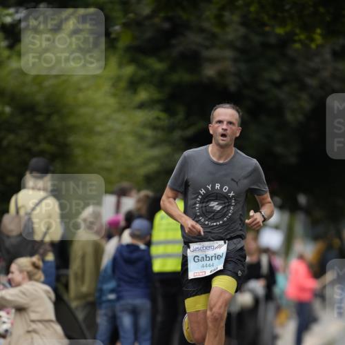 30.08.2026 - Blankeneser Heldenlauf Patografie http://msf.ph/oto/10090339 30.08.2026 12:01:22 Ziel 2202, 2341 meine-sportfotos.de