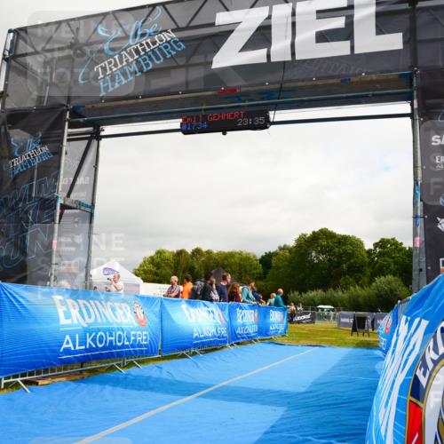 30.08.2026 - Elbe Triathlon Hamburg LAZAROV Photography http://msf.ph/oto/10090340 30.08.2026 12:48:55 Ziel  meine-sportfotos.de