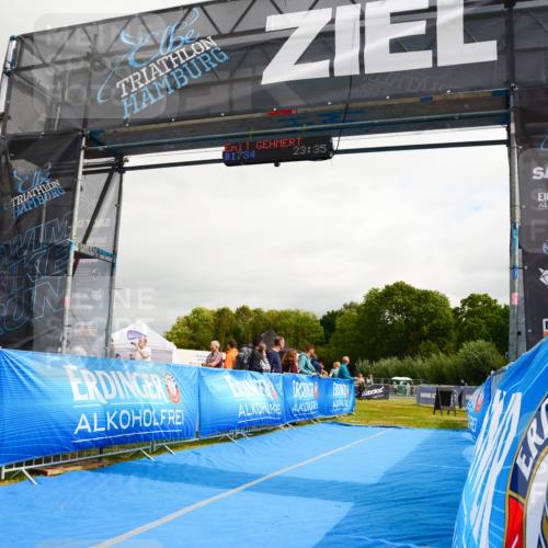 30.08.2026 - Elbe Triathlon Hamburg LAZAROV Photography http://msf.ph/oto/10090341 30.08.2026 12:48:55 Ziel  meine-sportfotos.de