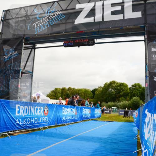 30.08.2026 - Elbe Triathlon Hamburg LAZAROV Photography http://msf.ph/oto/10090363 30.08.2026 12:49:24 Ziel  meine-sportfotos.de