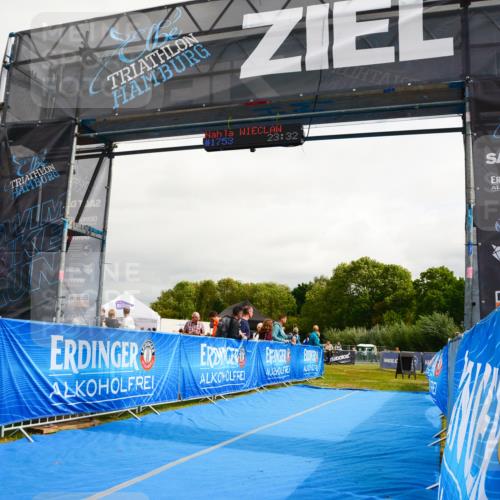 30.08.2026 - Elbe Triathlon Hamburg LAZAROV Photography http://msf.ph/oto/10090369 30.08.2026 12:49:26 Ziel  meine-sportfotos.de