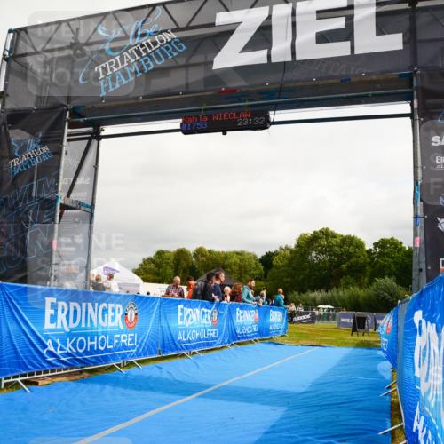 30.08.2026 - Elbe Triathlon Hamburg LAZAROV Photography http://msf.ph/oto/10090377 30.08.2026 12:49:27 Ziel  meine-sportfotos.de