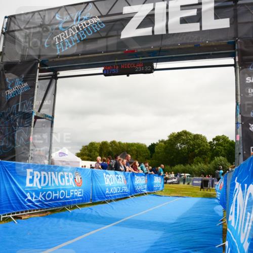 30.08.2026 - Elbe Triathlon Hamburg LAZAROV Photography http://msf.ph/oto/10090432 30.08.2026 12:51:27 Ziel  meine-sportfotos.de