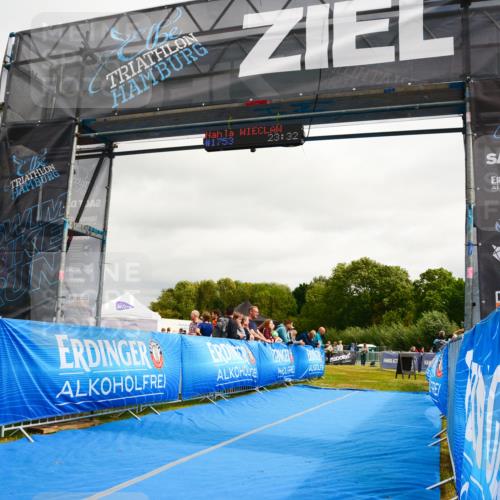 30.08.2026 - Elbe Triathlon Hamburg LAZAROV Photography http://msf.ph/oto/10090438 30.08.2026 12:51:28 Ziel  meine-sportfotos.de