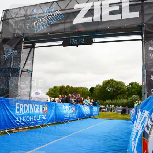30.08.2026 - Elbe Triathlon Hamburg LAZAROV Photography http://msf.ph/oto/10090456 30.08.2026 12:51:55 Ziel 1759 meine-sportfotos.de