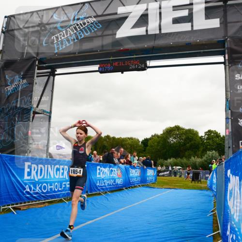 30.08.2026 - Elbe Triathlon Hamburg LAZAROV Photography http://msf.ph/oto/10090458 30.08.2026 12:52:13 Ziel 1854 meine-sportfotos.de