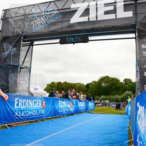 30.08.2026 - Elbe Triathlon Hamburg LAZAROV Photography http://msf.ph/oto/10090462 30.08.2026 12:52:14 Ziel 1854 meine-sportfotos.de
