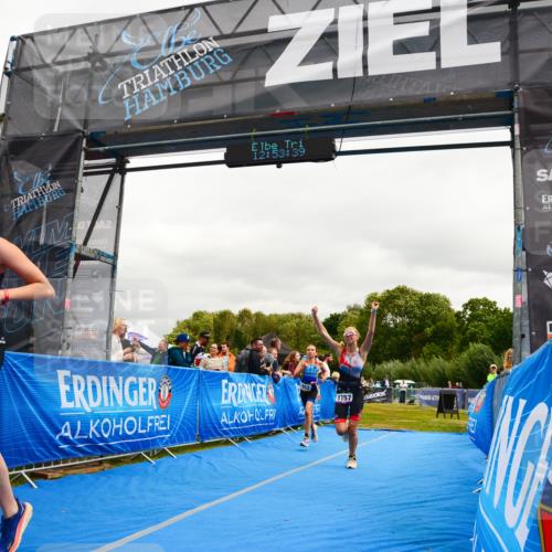 30.08.2026 - Elbe Triathlon Hamburg LAZAROV Photography http://msf.ph/oto/10090485 30.08.2026 12:53:40 Ziel 1757, 1769, 1852 meine-sportfotos.de