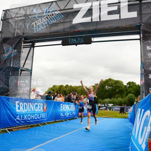 30.08.2026 - Elbe Triathlon Hamburg LAZAROV Photography http://msf.ph/oto/10090486 30.08.2026 12:53:41 Ziel 1757, 1769, 1852 meine-sportfotos.de