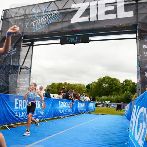30.08.2026 - Elbe Triathlon Hamburg LAZAROV Photography http://msf.ph/oto/10090493 30.08.2026 12:53:42 Ziel 1757, 1769, 1852 meine-sportfotos.de