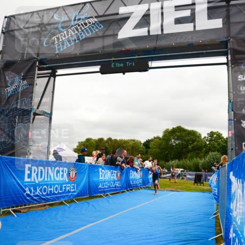 30.08.2026 - Elbe Triathlon Hamburg LAZAROV Photography http://msf.ph/oto/10090517 30.08.2026 12:54:19 Ziel 1758, 1836, 1857, 1864 meine-sportfotos.de