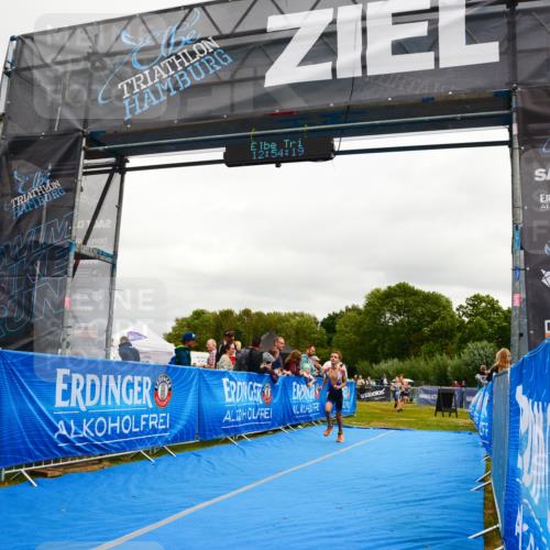 30.08.2026 - Elbe Triathlon Hamburg LAZAROV Photography http://msf.ph/oto/10090519 30.08.2026 12:54:20 Ziel 1758, 1836, 1857, 1864 meine-sportfotos.de