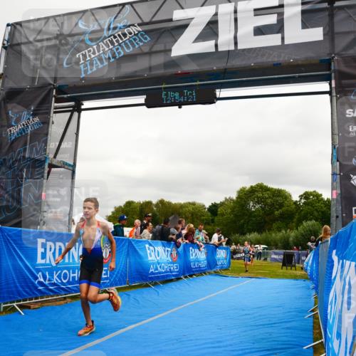 30.08.2026 - Elbe Triathlon Hamburg LAZAROV Photography http://msf.ph/oto/10090525 30.08.2026 12:54:21 Ziel 1758, 1836, 1857, 1864 meine-sportfotos.de
