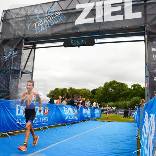 30.08.2026 - Elbe Triathlon Hamburg LAZAROV Photography http://msf.ph/oto/10090527 30.08.2026 12:54:22 Ziel 1758, 1836, 1857, 1864 meine-sportfotos.de