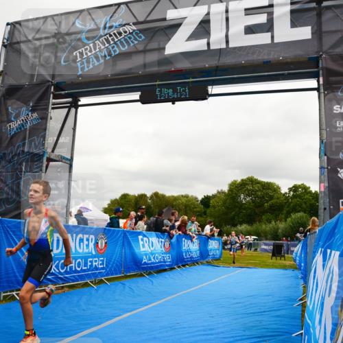 30.08.2026 - Elbe Triathlon Hamburg LAZAROV Photography http://msf.ph/oto/10090528 30.08.2026 12:54:22 Ziel 1758, 1836, 1857, 1864 meine-sportfotos.de