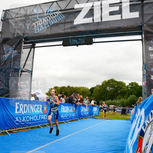 30.08.2026 - Elbe Triathlon Hamburg LAZAROV Photography http://msf.ph/oto/10090534 30.08.2026 12:54:25 Ziel 1836, 1857, 1864 meine-sportfotos.de