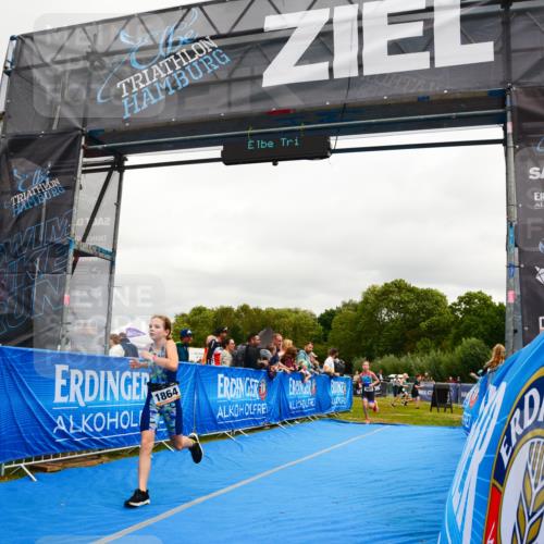 30.08.2026 - Elbe Triathlon Hamburg LAZAROV Photography http://msf.ph/oto/10090536 30.08.2026 12:54:25 Ziel 1836, 1857, 1864 meine-sportfotos.de