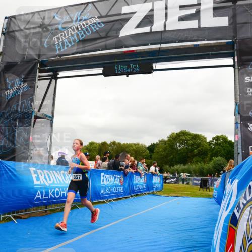 30.08.2026 - Elbe Triathlon Hamburg LAZAROV Photography http://msf.ph/oto/10090549 30.08.2026 12:54:27 Ziel 1857, 1864 meine-sportfotos.de