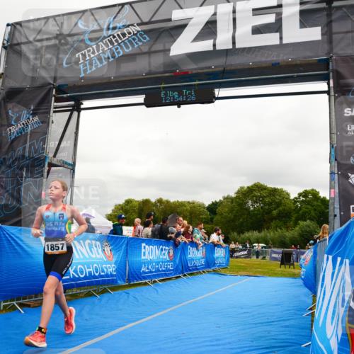 30.08.2026 - Elbe Triathlon Hamburg LAZAROV Photography http://msf.ph/oto/10090553 30.08.2026 12:54:28 Ziel 1857, 1864 meine-sportfotos.de