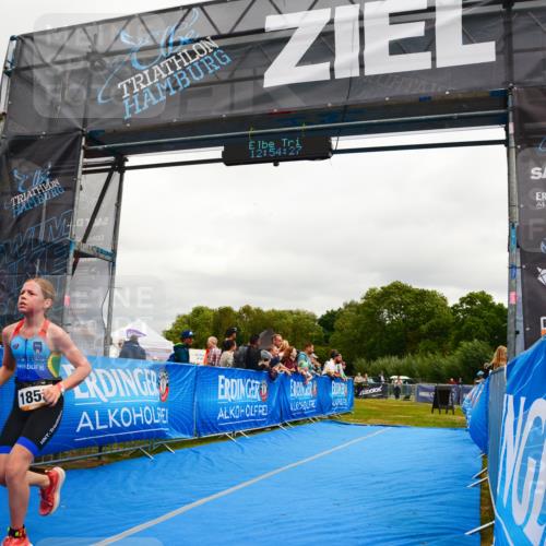30.08.2026 - Elbe Triathlon Hamburg LAZAROV Photography http://msf.ph/oto/10090555 30.08.2026 12:54:28 Ziel 1857, 1864 meine-sportfotos.de