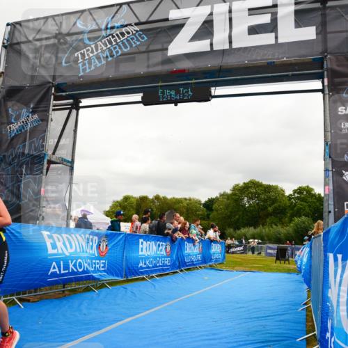 30.08.2026 - Elbe Triathlon Hamburg LAZAROV Photography http://msf.ph/oto/10090557 30.08.2026 12:54:28 Ziel 1857, 1864 meine-sportfotos.de
