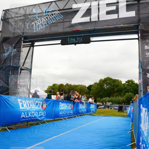 30.08.2026 - Elbe Triathlon Hamburg LAZAROV Photography http://msf.ph/oto/10090559 30.08.2026 12:54:28 Ziel 1857, 1864 meine-sportfotos.de