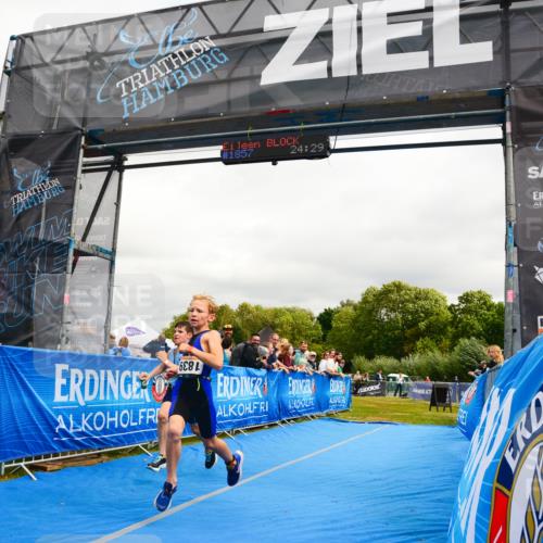 30.08.2026 - Elbe Triathlon Hamburg LAZAROV Photography http://msf.ph/oto/10090587 30.08.2026 12:54:47 Ziel 1839, 1880 meine-sportfotos.de