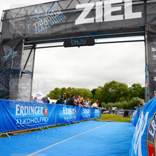 30.08.2026 - Elbe Triathlon Hamburg LAZAROV Photography http://msf.ph/oto/10090596 30.08.2026 12:54:48 Ziel 1839, 1880 meine-sportfotos.de