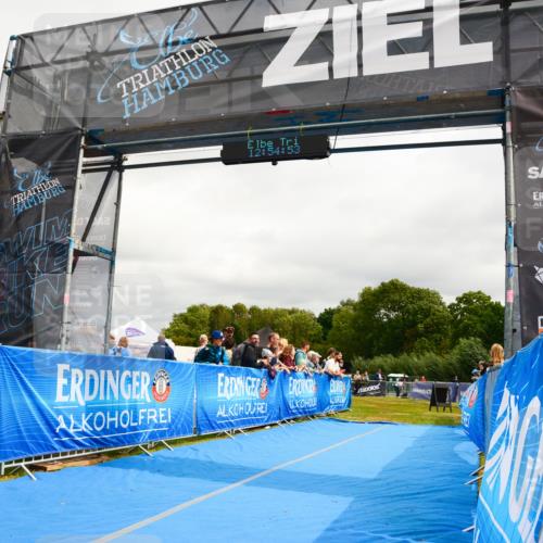 30.08.2026 - Elbe Triathlon Hamburg LAZAROV Photography http://msf.ph/oto/10090598 30.08.2026 12:54:54 Ziel 1851 meine-sportfotos.de