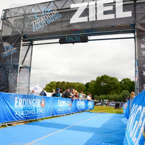 30.08.2026 - Elbe Triathlon Hamburg LAZAROV Photography http://msf.ph/oto/10090602 30.08.2026 12:54:55 Ziel 1851 meine-sportfotos.de