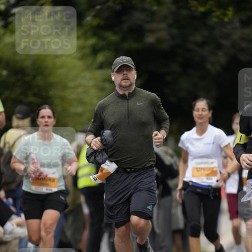 30.08.2026 - Blankeneser Heldenlauf Patografie http://msf.ph/oto/10090605 30.08.2026 12:02:19 Ziel 2029, 2030, 2480, 4086 meine-sportfotos.de