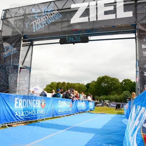 30.08.2026 - Elbe Triathlon Hamburg LAZAROV Photography http://msf.ph/oto/10090606 30.08.2026 12:54:55 Ziel 1851 meine-sportfotos.de