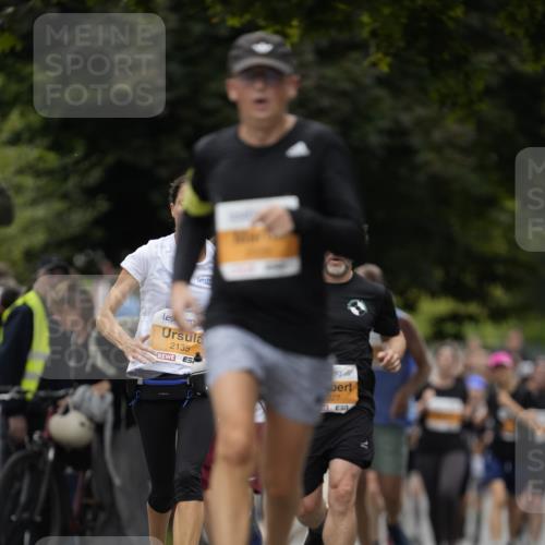 30.08.2026 - Blankeneser Heldenlauf Patografie http://msf.ph/oto/10090607 30.08.2026 12:02:21 Ziel 2029, 2030, 2480, 4086 meine-sportfotos.de