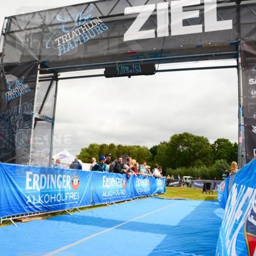 30.08.2026 - Elbe Triathlon Hamburg LAZAROV Photography http://msf.ph/oto/10090608 30.08.2026 12:54:55 Ziel 1851 meine-sportfotos.de