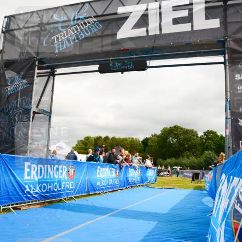 30.08.2026 - Elbe Triathlon Hamburg LAZAROV Photography http://msf.ph/oto/10090612 30.08.2026 12:54:56 Ziel 1851 meine-sportfotos.de