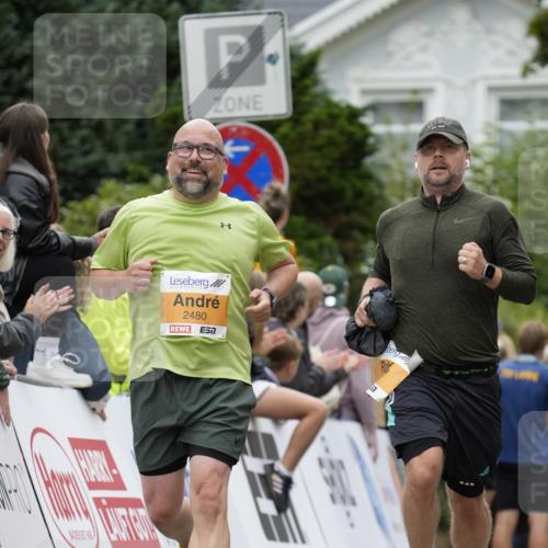 30.08.2026 - Blankeneser Heldenlauf Patografie http://msf.ph/oto/10090615 30.08.2026 12:02:24 Ziel 2029, 2030, 2480 meine-sportfotos.de