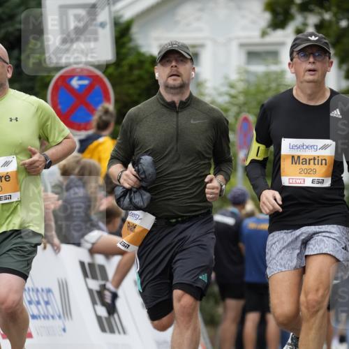 30.08.2026 - Blankeneser Heldenlauf Patografie http://msf.ph/oto/10090617 30.08.2026 12:02:25 Ziel 2029, 2030, 2480, 2858 meine-sportfotos.de
