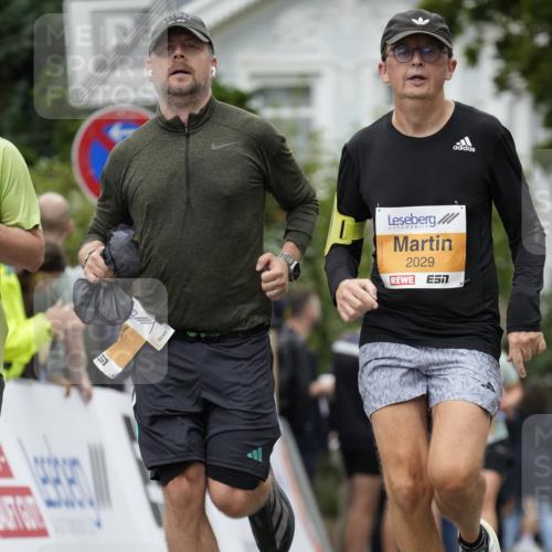 30.08.2026 - Blankeneser Heldenlauf Patografie http://msf.ph/oto/10090619 30.08.2026 12:02:25 Ziel 2029, 2030, 2480, 2858 meine-sportfotos.de
