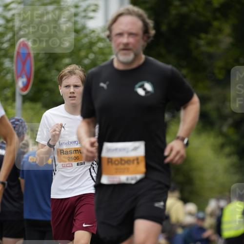 30.08.2026 - Blankeneser Heldenlauf Patografie http://msf.ph/oto/10090630 30.08.2026 12:02:31 Ziel 2029, 2030, 2135, 2227, 2480, 2506, 2858 meine-sportfotos.de