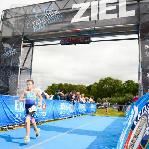30.08.2026 - Elbe Triathlon Hamburg LAZAROV Photography http://msf.ph/oto/10090642 30.08.2026 12:55:17 Ziel 1831, 1856, 1868 meine-sportfotos.de