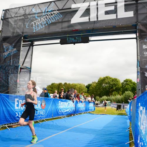 30.08.2026 - Elbe Triathlon Hamburg LAZAROV Photography http://msf.ph/oto/10090656 30.08.2026 12:55:25 Ziel 1863, 1868 meine-sportfotos.de